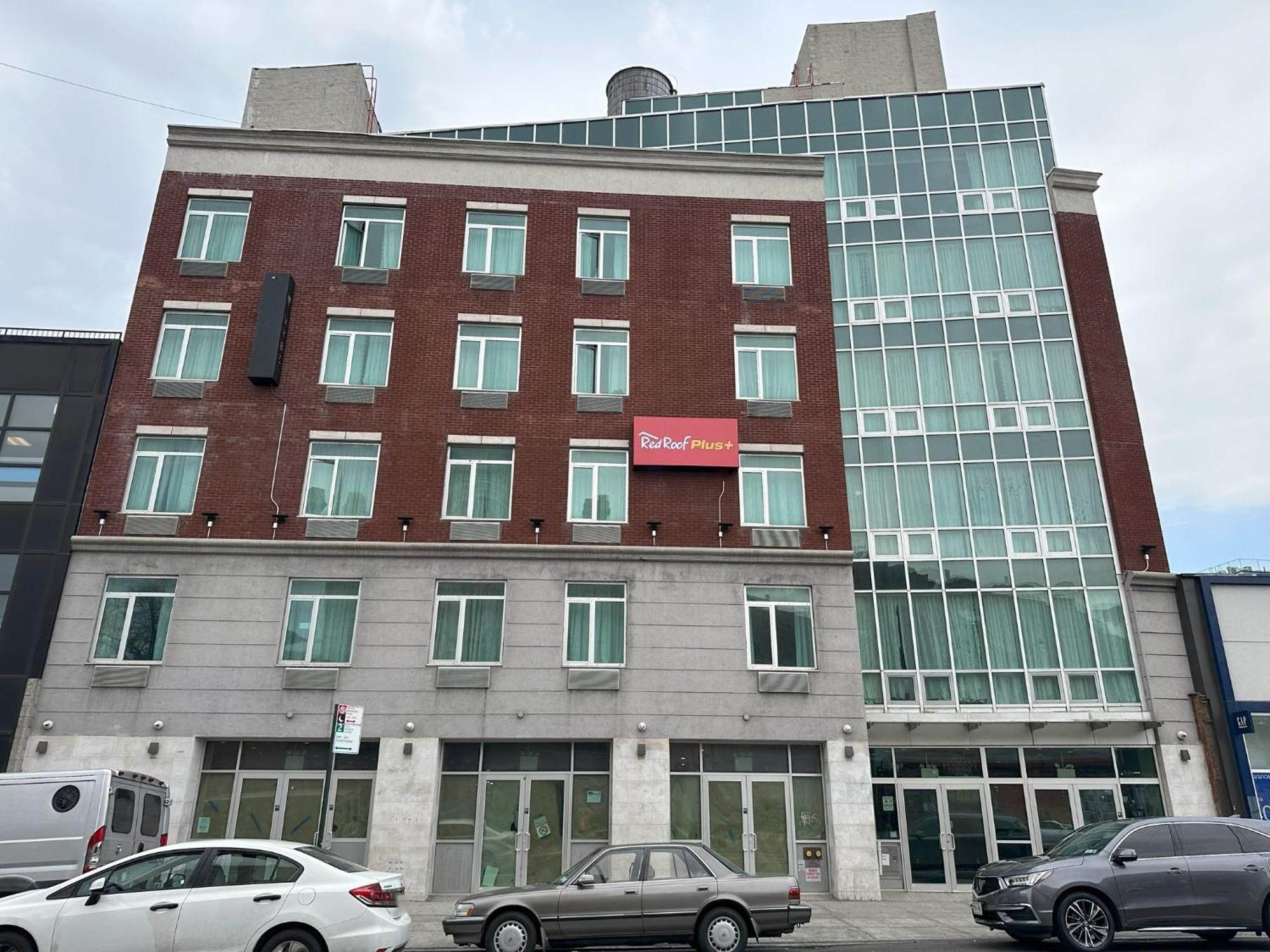 Red Roof Plus Brooklyn - Flatbush Ave Нью-Йорк Экстерьер фото
