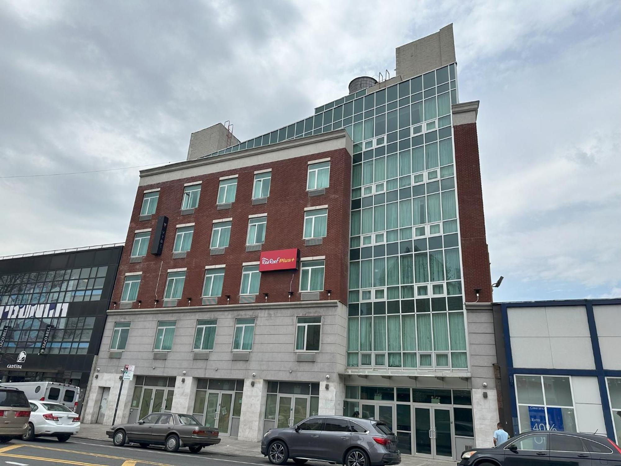 Red Roof Plus Brooklyn - Flatbush Ave Нью-Йорк Экстерьер фото